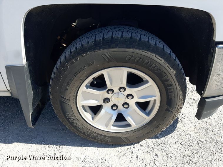 image for item OF9504 2017 Chevrolet Silverado 1500  Crew Cab pickup truck