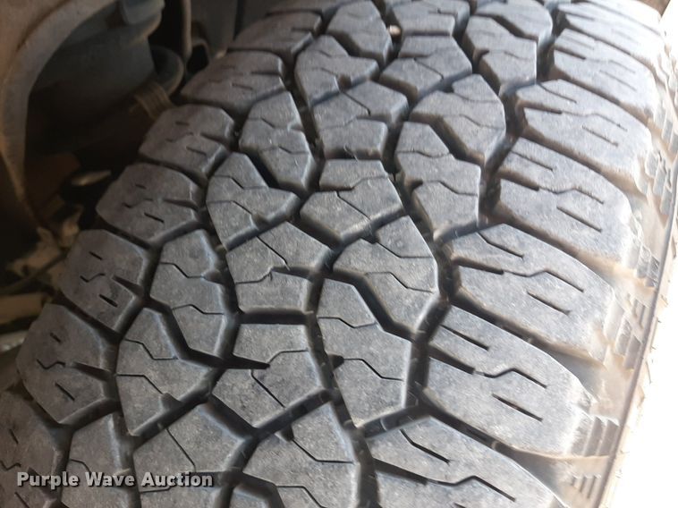 image for item OF9504 2017 Chevrolet Silverado 1500  Crew Cab pickup truck