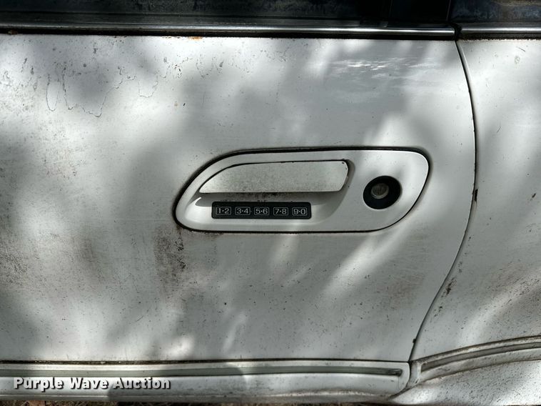 image for item OG9252 1995 Lincoln Mark VIII