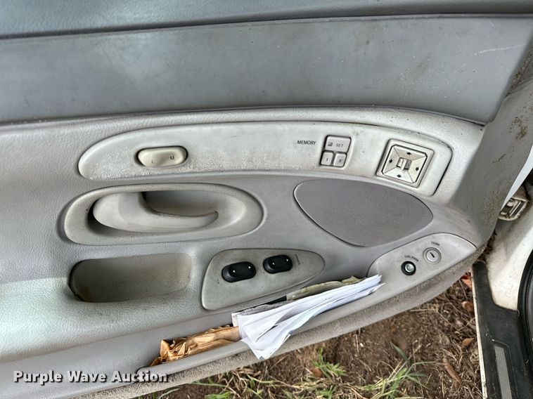 image for item OG9252 1995 Lincoln Mark VIII