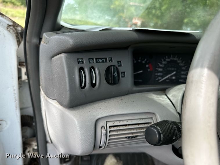 image for item OG9252 1995 Lincoln Mark VIII