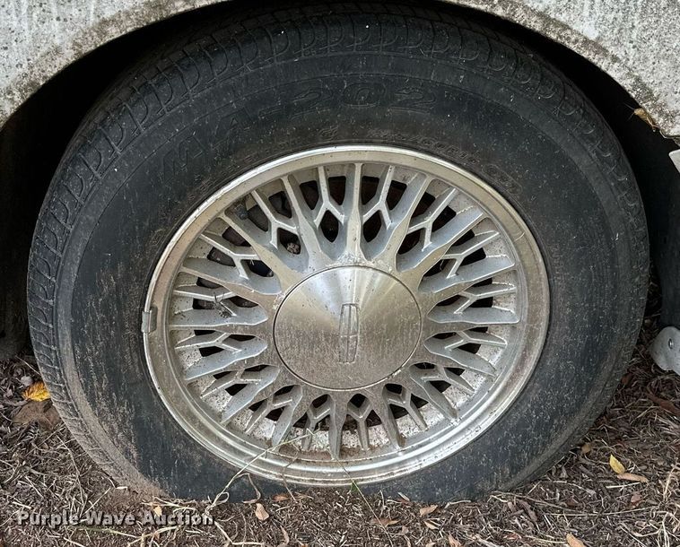 image for item OG9252 1995 Lincoln Mark VIII