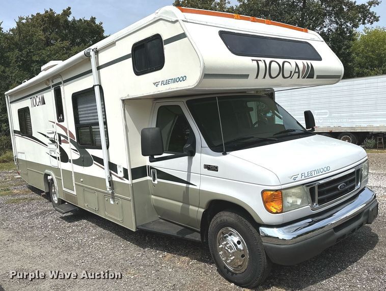 image for item OG9253 2004 Fleetwood Tioga  RV