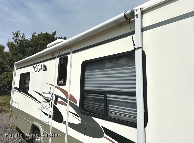 image for item OG9253 2004 Fleetwood Tioga  RV