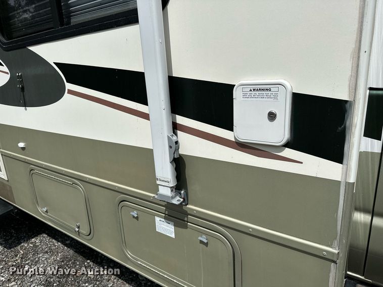 image for item OG9253 2004 Fleetwood Tioga  RV