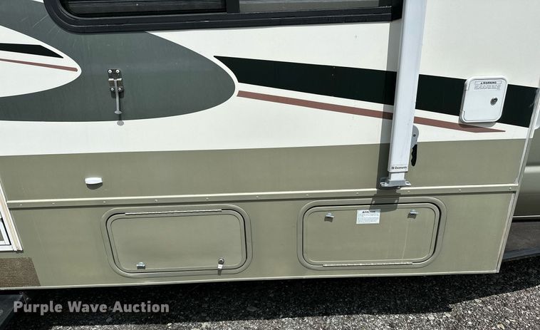 image for item OG9253 2004 Fleetwood Tioga  RV