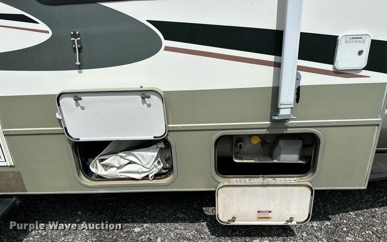 image for item OG9253 2004 Fleetwood Tioga  RV