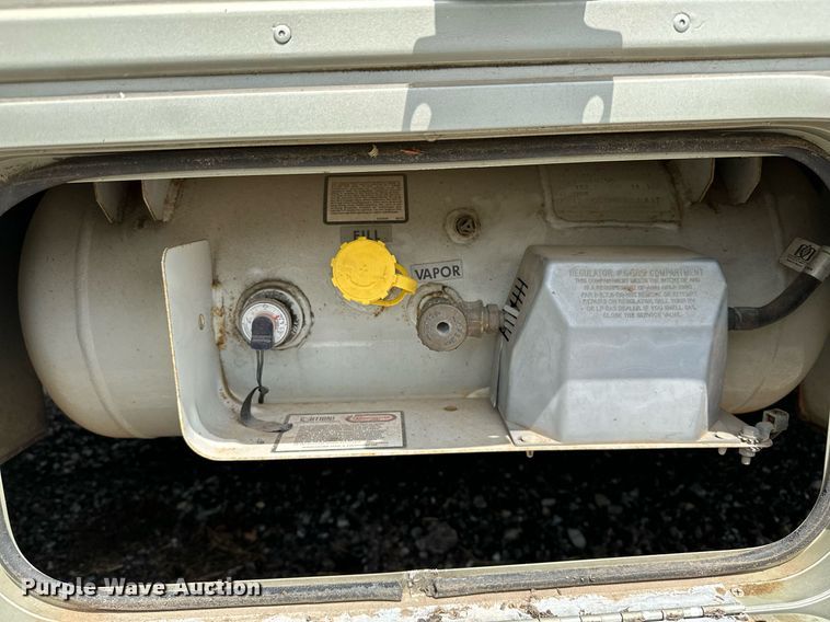 image for item OG9253 2004 Fleetwood Tioga  RV