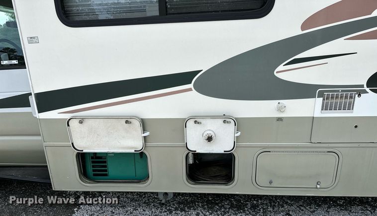image for item OG9253 2004 Fleetwood Tioga  RV
