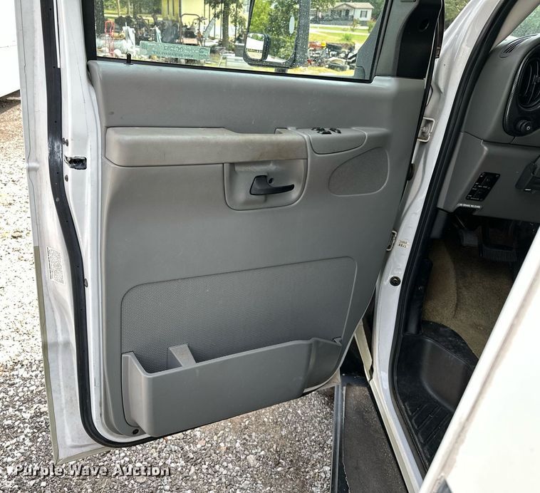 image for item OG9253 2004 Fleetwood Tioga  RV