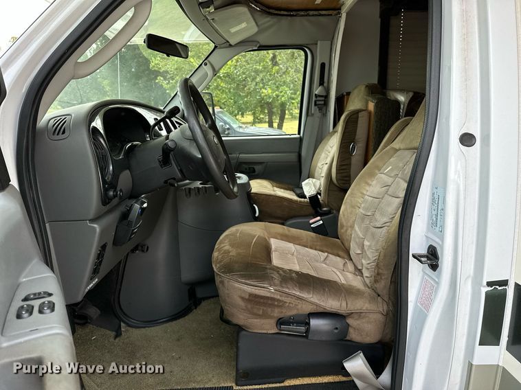 image for item OG9253 2004 Fleetwood Tioga  RV