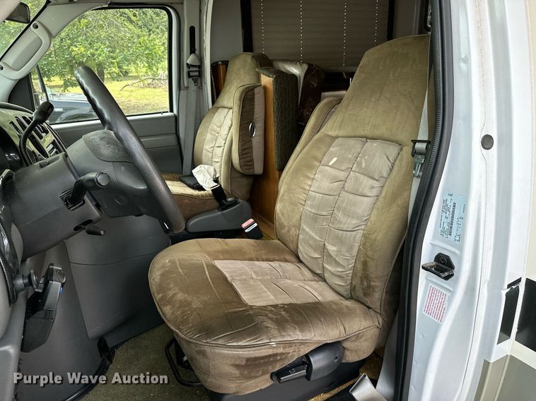 image for item OG9253 2004 Fleetwood Tioga  RV