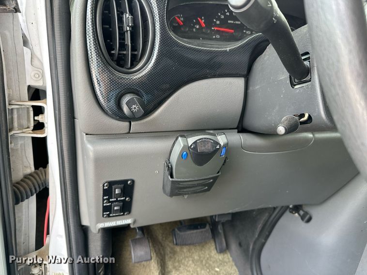 image for item OG9253 2004 Fleetwood Tioga  RV