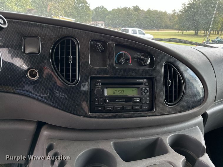 image for item OG9253 2004 Fleetwood Tioga  RV