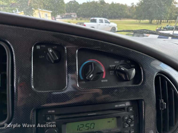 image for item OG9253 2004 Fleetwood Tioga  RV