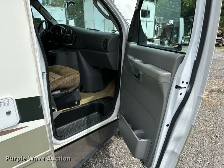 image for item OG9253 2004 Fleetwood Tioga  RV