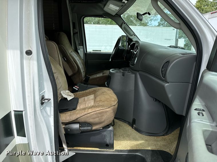 image for item OG9253 2004 Fleetwood Tioga  RV