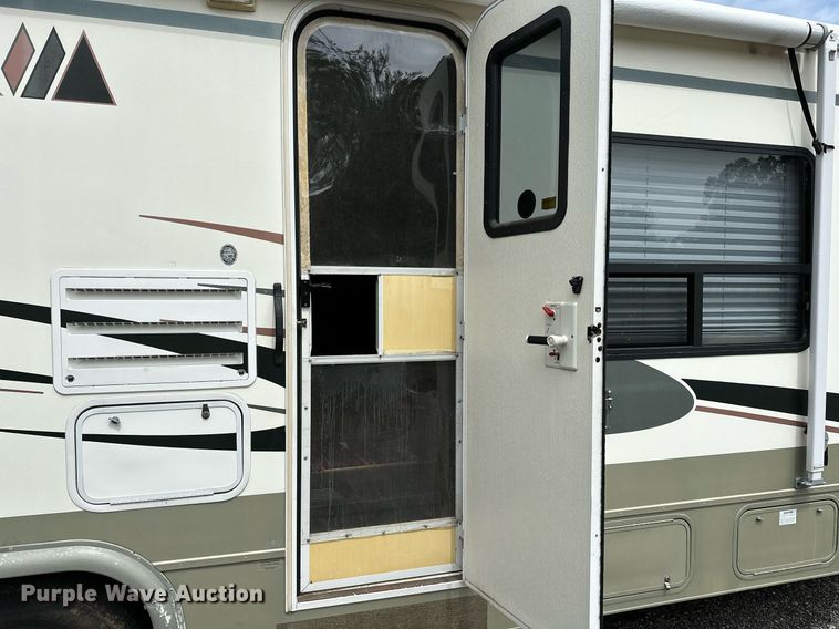 image for item OG9253 2004 Fleetwood Tioga  RV