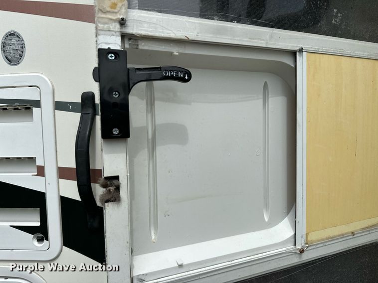 image for item OG9253 2004 Fleetwood Tioga  RV