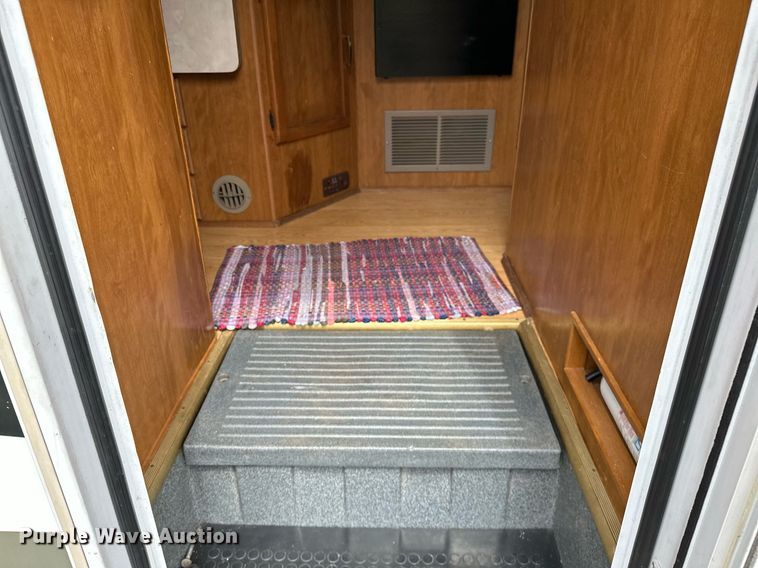 image for item OG9253 2004 Fleetwood Tioga  RV