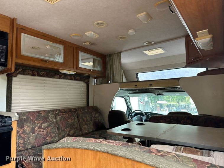 image for item OG9253 2004 Fleetwood Tioga  RV