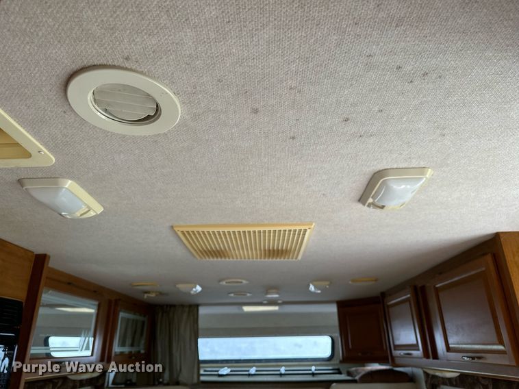 image for item OG9253 2004 Fleetwood Tioga  RV