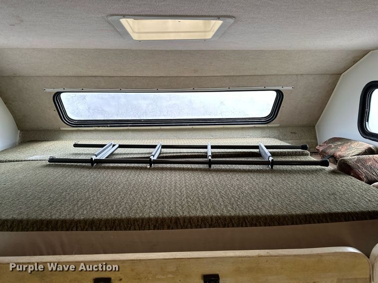 image for item OG9253 2004 Fleetwood Tioga  RV