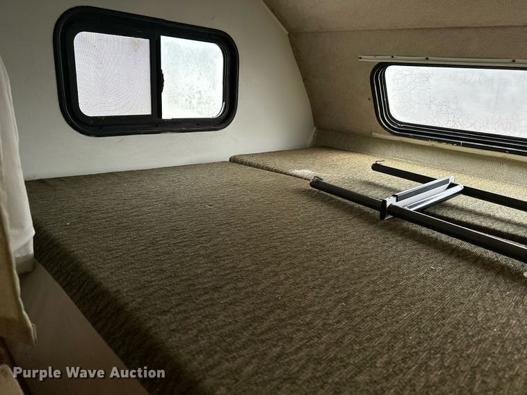 image for item OG9253 2004 Fleetwood Tioga  RV