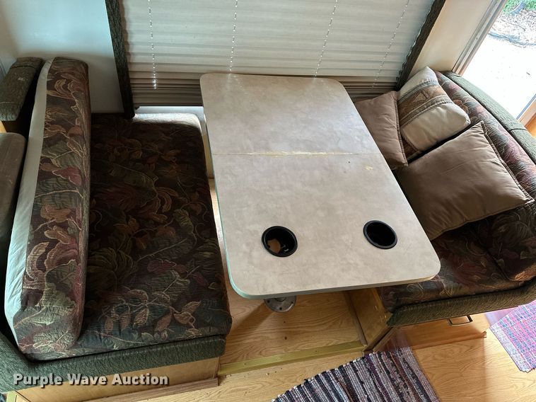 image for item OG9253 2004 Fleetwood Tioga  RV