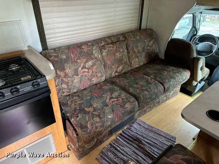 image for item OG9253 2004 Fleetwood Tioga  RV
