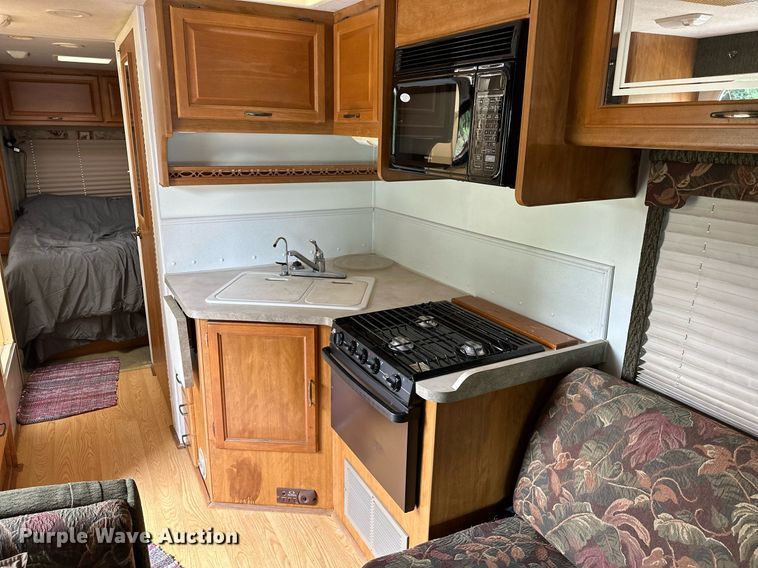 image for item OG9253 2004 Fleetwood Tioga  RV