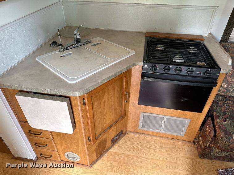 image for item OG9253 2004 Fleetwood Tioga  RV