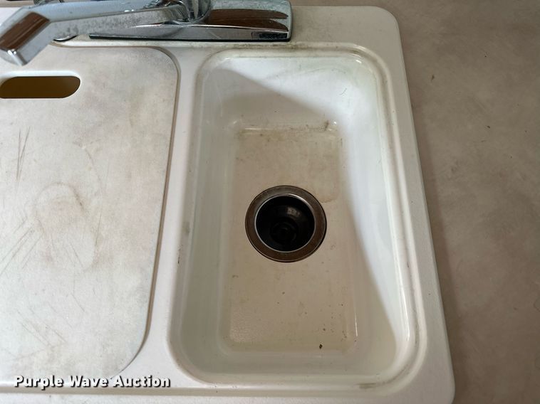 image for item OG9253 2004 Fleetwood Tioga  RV