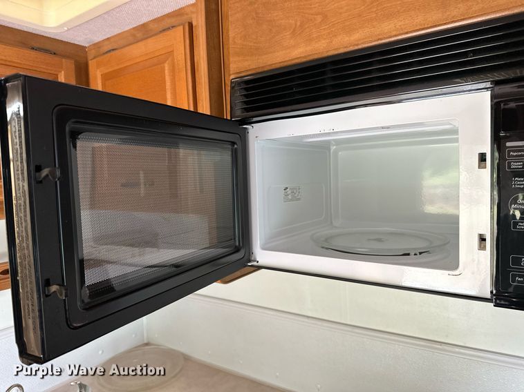 image for item OG9253 2004 Fleetwood Tioga  RV