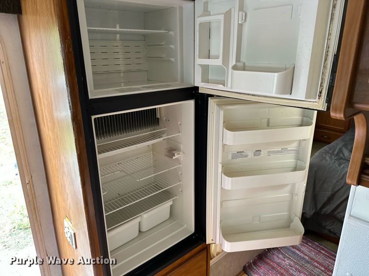 image for item OG9253 2004 Fleetwood Tioga  RV