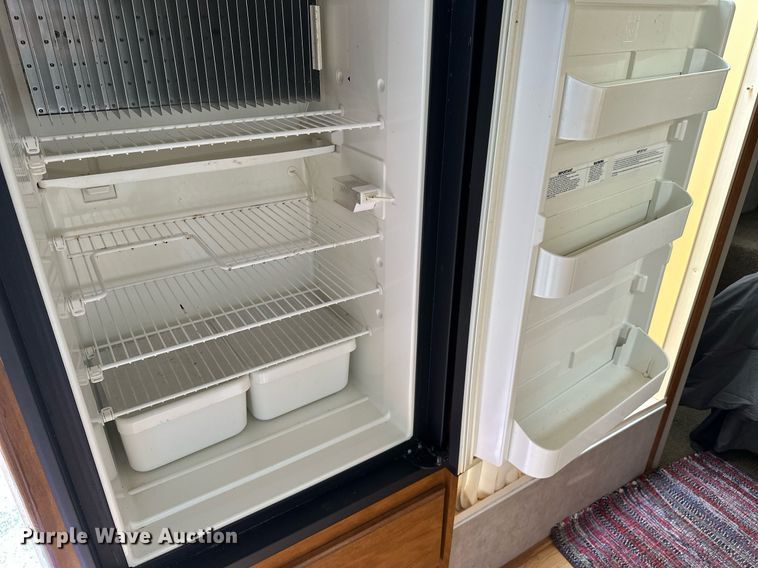 image for item OG9253 2004 Fleetwood Tioga  RV