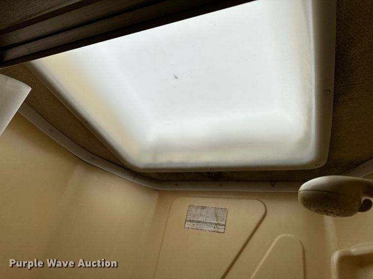 image for item OG9253 2004 Fleetwood Tioga  RV