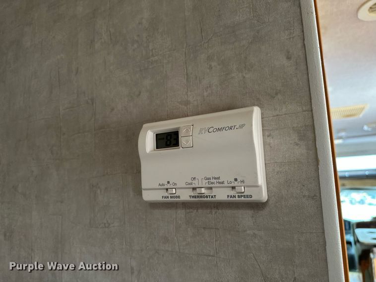 image for item OG9253 2004 Fleetwood Tioga  RV