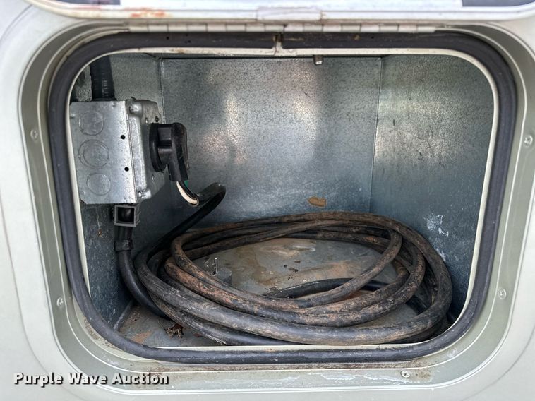 image for item OG9253 2004 Fleetwood Tioga  RV