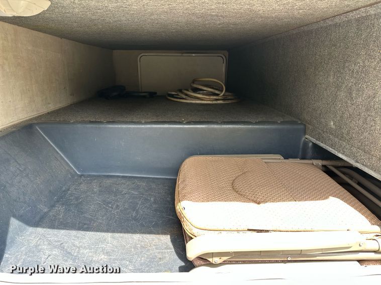 image for item OG9253 2004 Fleetwood Tioga  RV