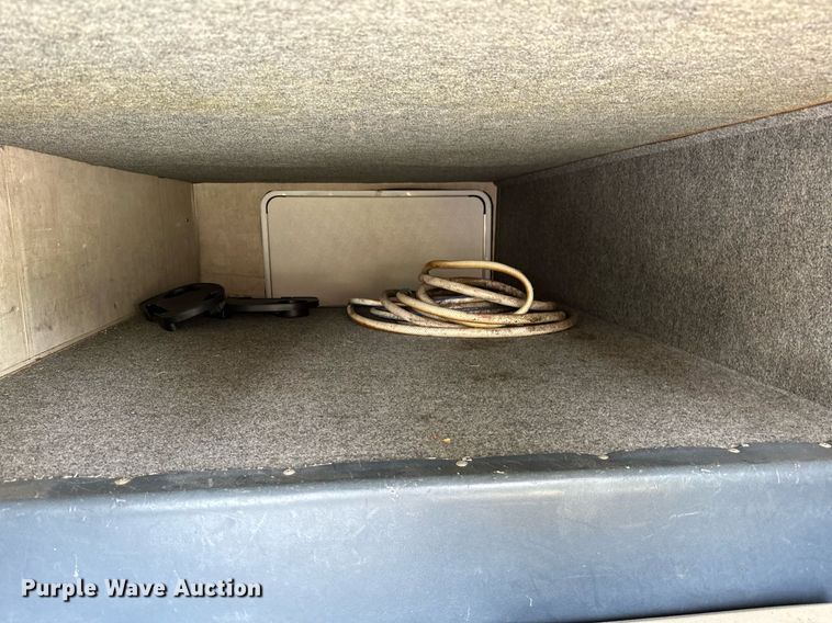 image for item OG9253 2004 Fleetwood Tioga  RV