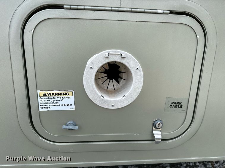 image for item OG9253 2004 Fleetwood Tioga  RV