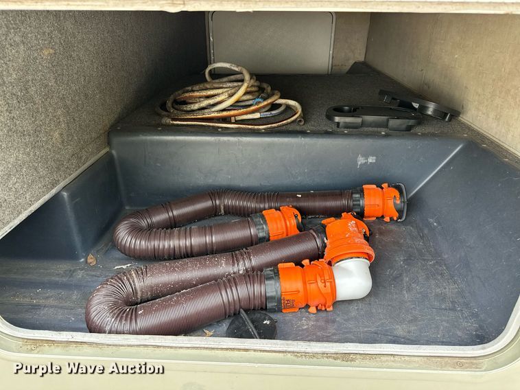 image for item OG9253 2004 Fleetwood Tioga  RV