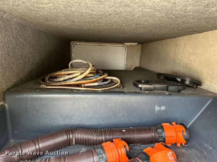 image for item OG9253 2004 Fleetwood Tioga  RV