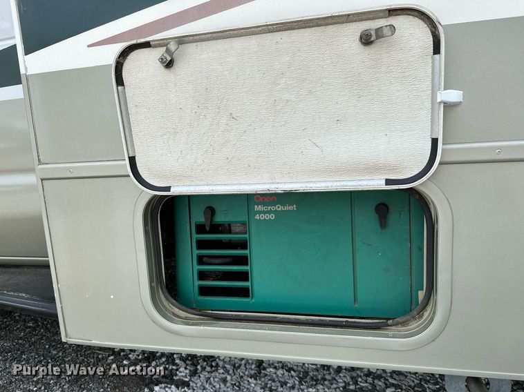 image for item OG9253 2004 Fleetwood Tioga  RV