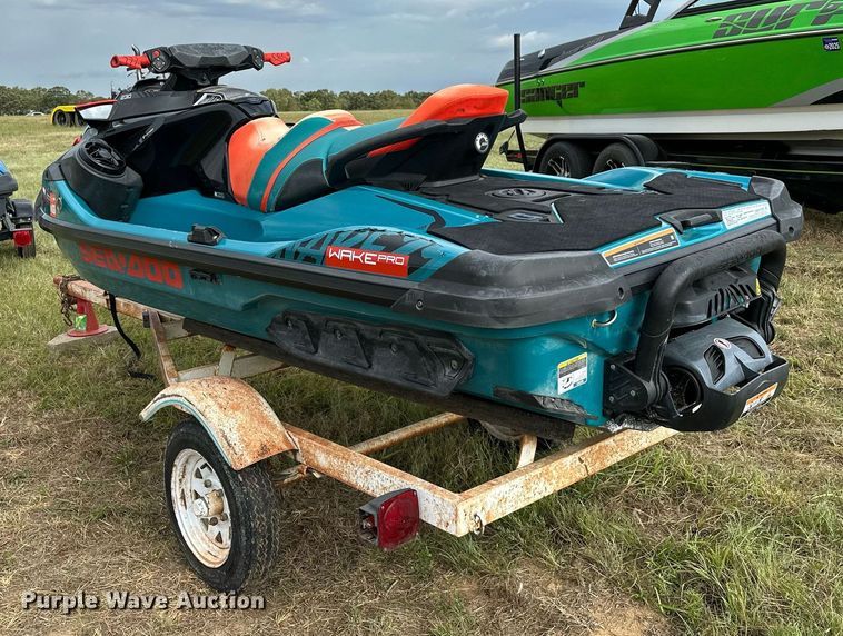image for item OG9286 2018 Sea Doo Wake Pro 230  personal watercraft