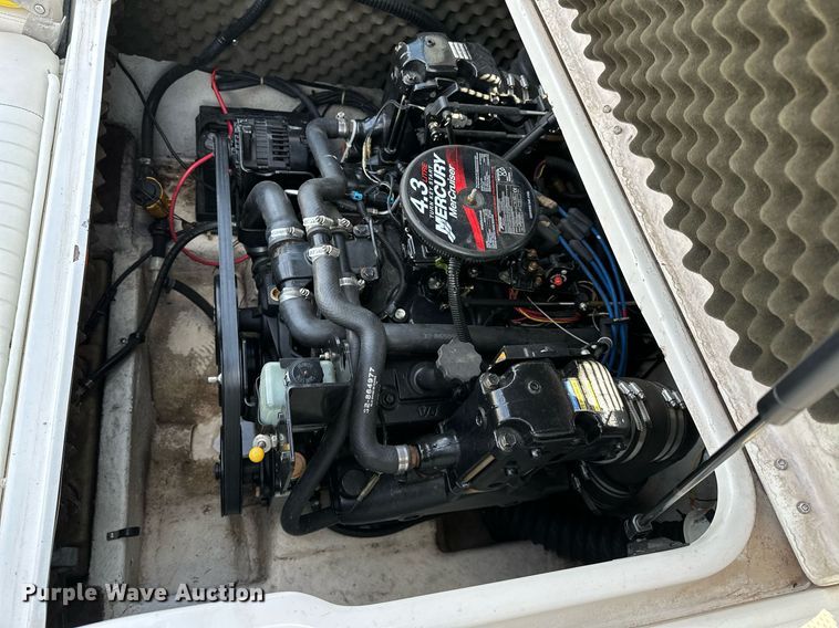 image for item OG9289 2006 Tahoe TQ60  boat