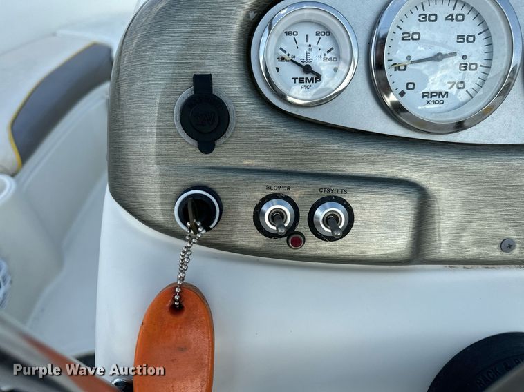 image for item OG9289 2006 Tahoe TQ60  boat