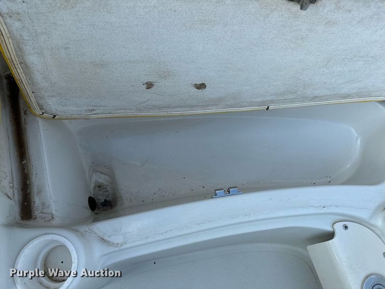 image for item OG9289 2006 Tahoe TQ60  boat