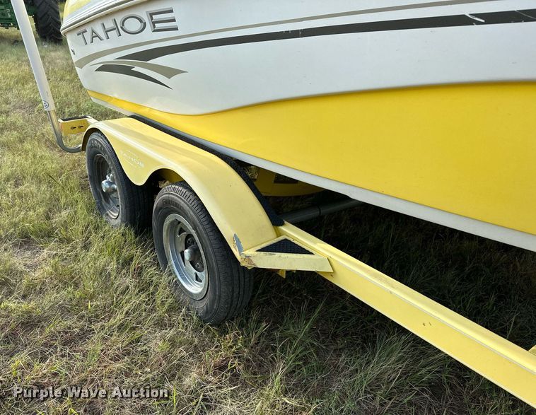 image for item OG9289 2006 Tahoe TQ60  boat